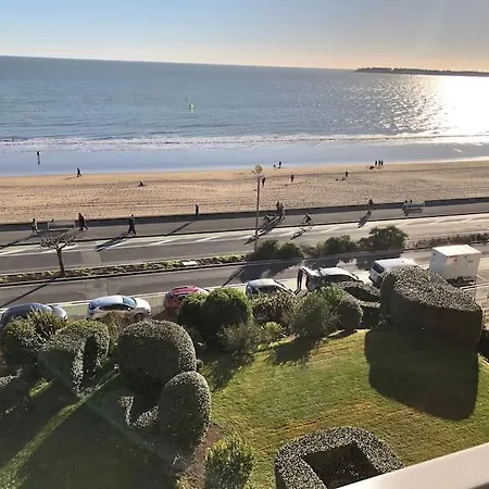 Splendide Et Spacieux Appartement, Face A La *