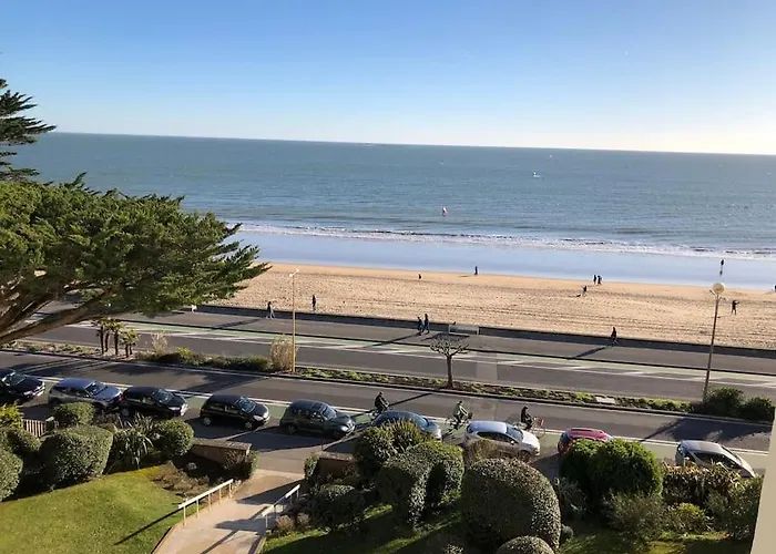 Apartment Splendide Et Spacieux Appartement, Face A La